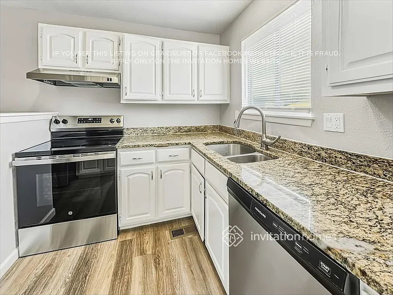 19064 E Eastman Ave — Photo 11