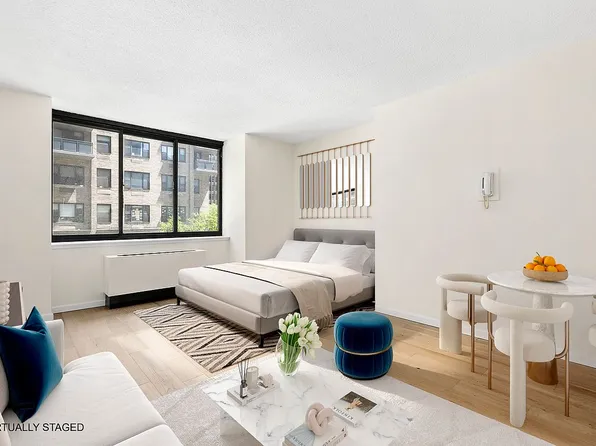 250 E 40th St APT 3C, New York, NY 10016