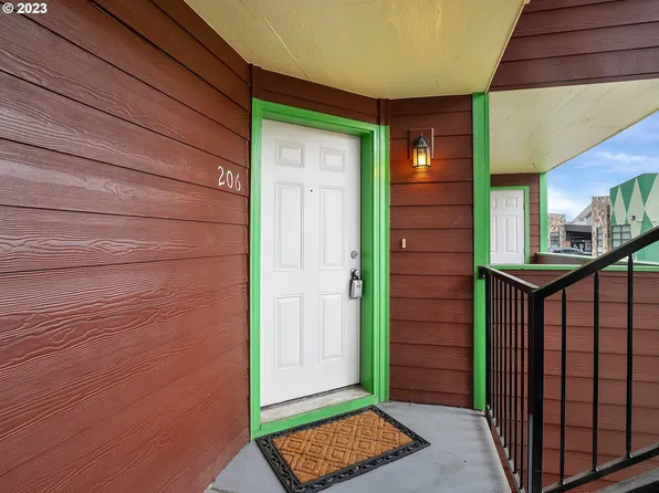 9230 SE Division St APT 206, Portland, OR 97266