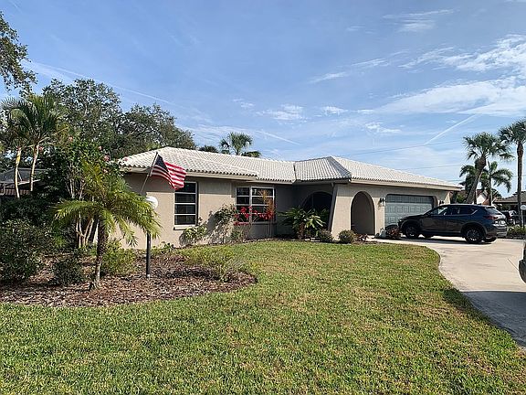 3rd image of 2270 Lakewood Ct