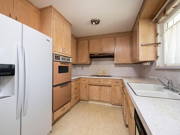 5th image of 1223 Quince St