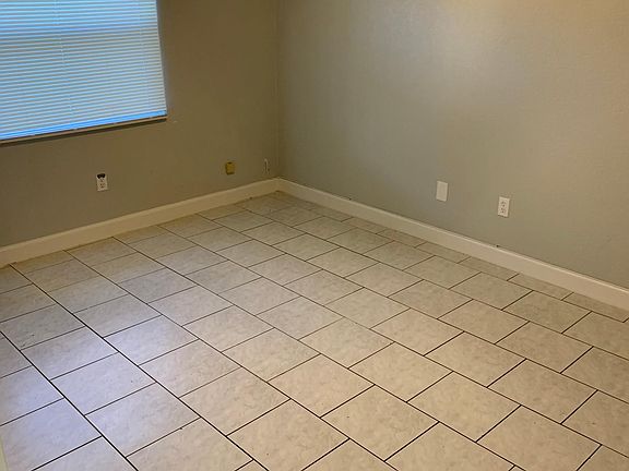 4th image of 225 Fairlane Ave #227