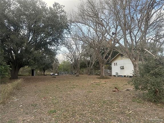 5th image of 8105 Mile 2 1/2 Rd E