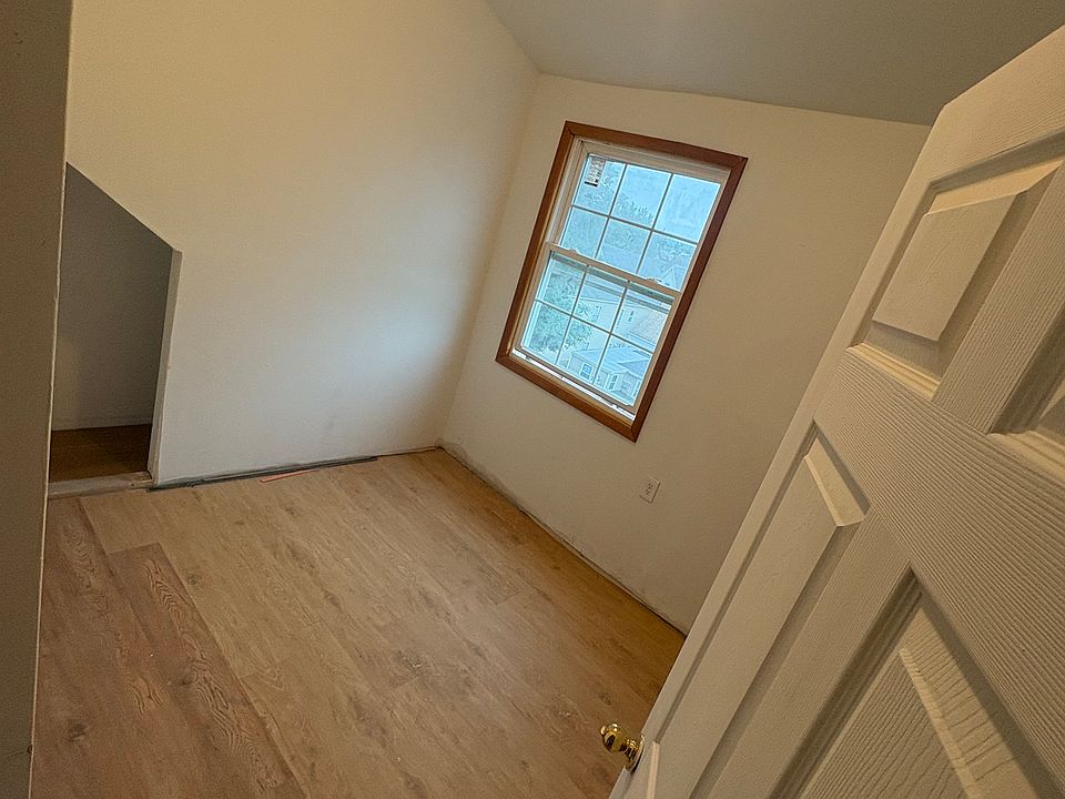 2nd image of 200 Kearny St #3