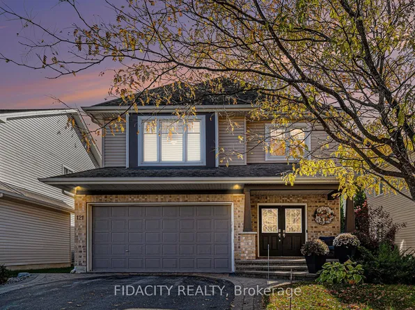 121 Bandelier Way, Ottawa, ON K2S 0C2