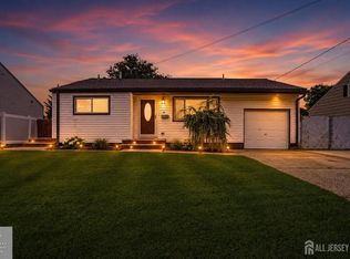 20 Albert Dr, Old Bridge, NJ 08857