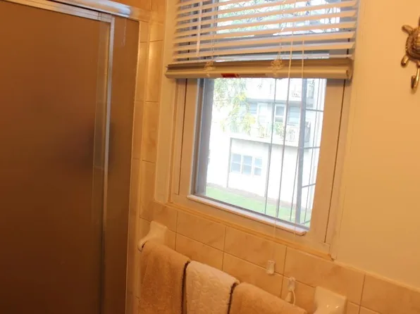 210 Adams Street image 9 of 11