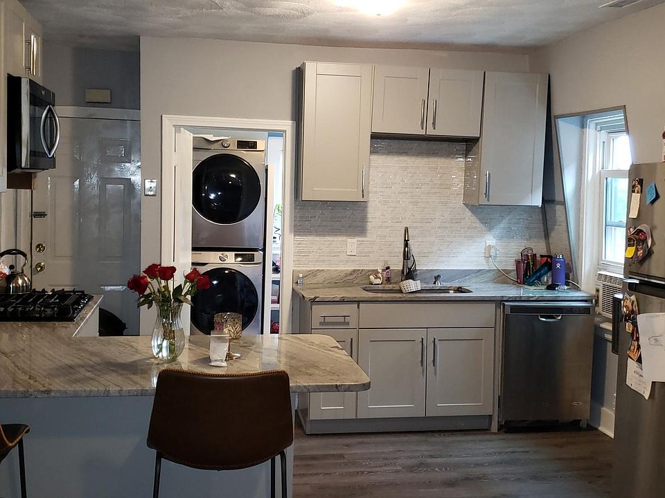 1st image of 472 W Fountain St APT 3