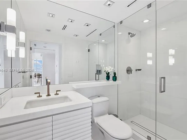 6899 Collins Avenue Cu #2208 — Photo 41