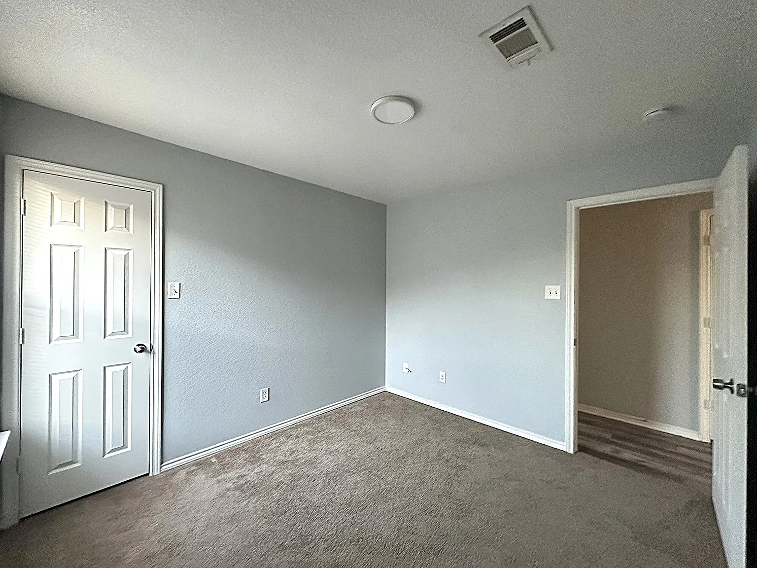 3 bed, 1250 sqft, $1,150 — Photo 4