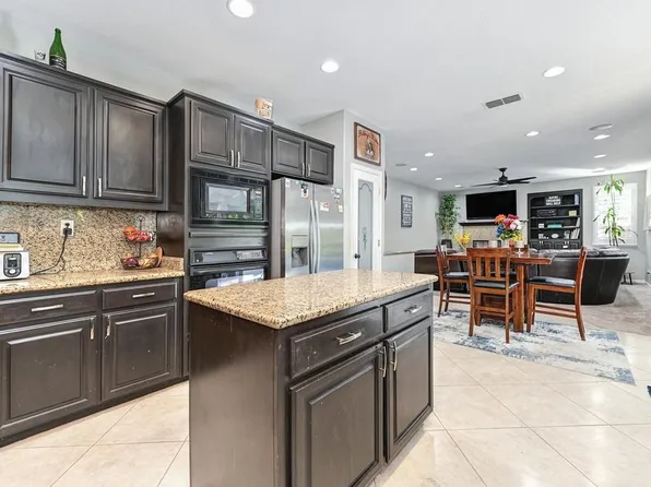 270 Menard Cir, Sacramento, CA 95835