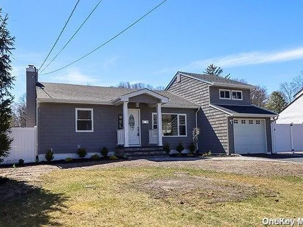 14 Elmtree Lane, South Huntington, NY 11746