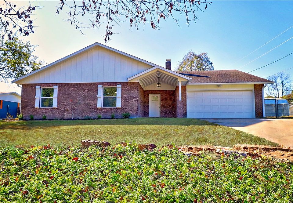 1st image of 2904 E Blue Hill Dr