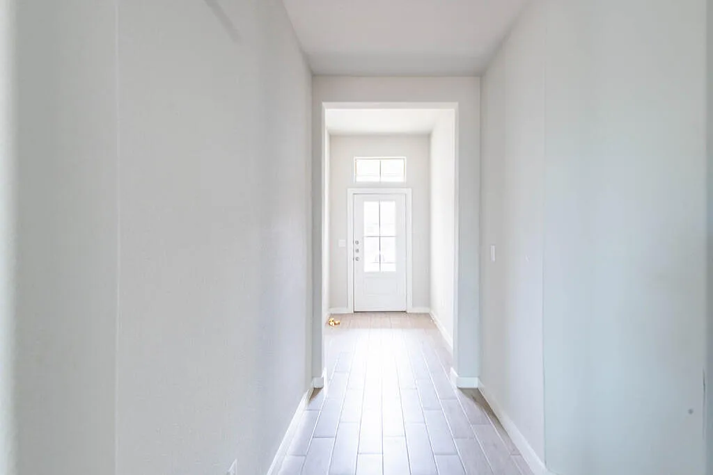 4 bed, 2.0 bath, 1681 sqft, $2,900 — Photo 2