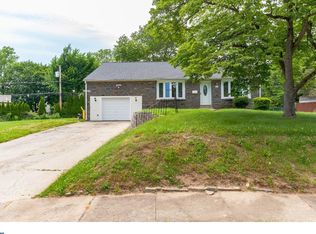 2 Oxford Cir, Broomall, PA 19008