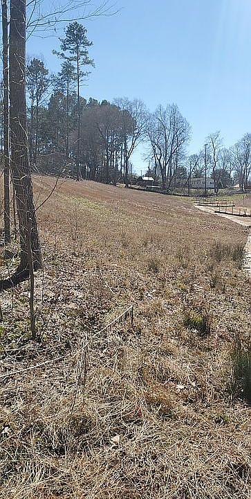 2nd image of Wrenn Dr