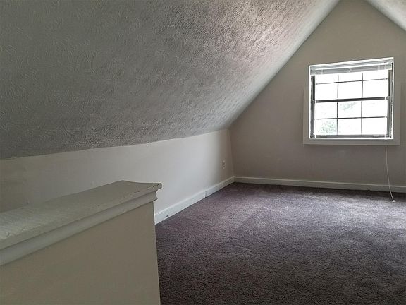 4th image of 230 Collins Ave