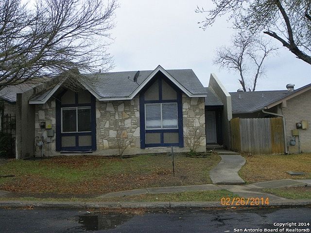 1st image of 1235 Longmont Dr