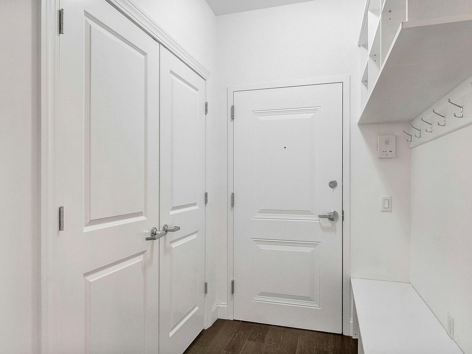 1st image of 10 Byron Pl Unit 814