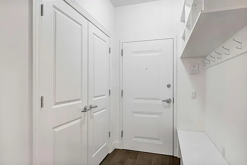 10 Byron Pl Photo 1