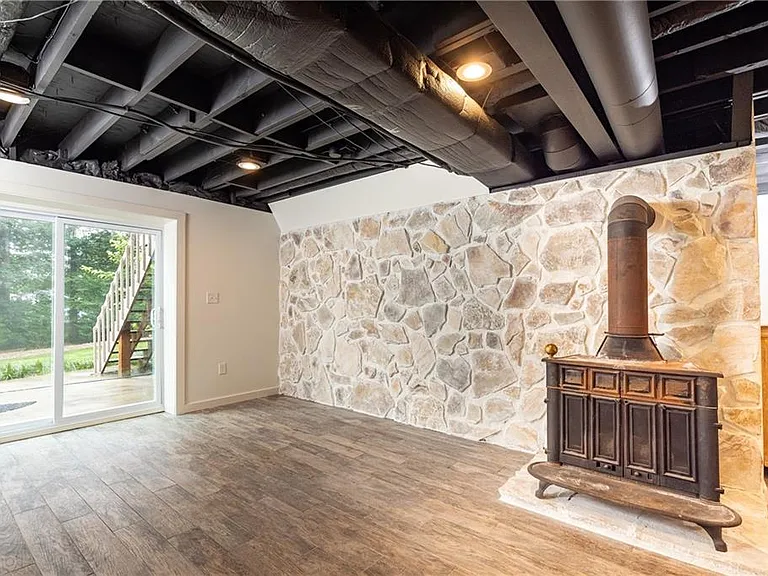 2431 Prince Howard Trl — Photo 30