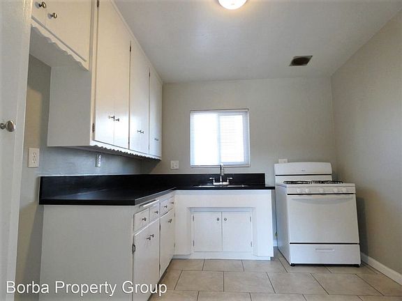 2nd image of 1063 Roswell Ave APT 5