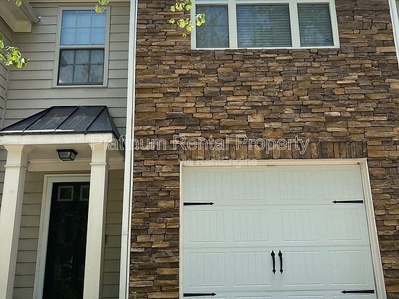 2nd image of 2886 Ridgeview Dr SW