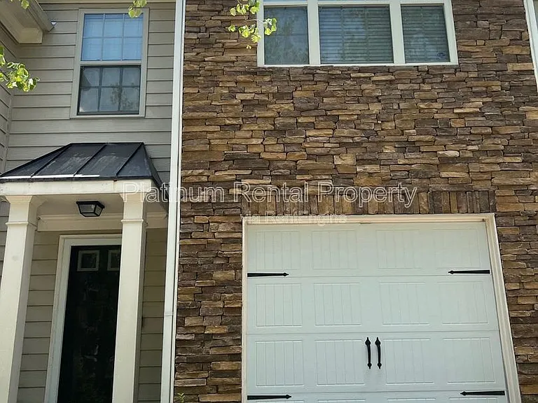2886 Ridgeview Dr SW — Photo 2