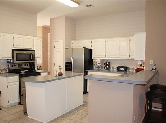 large roomy kitchen