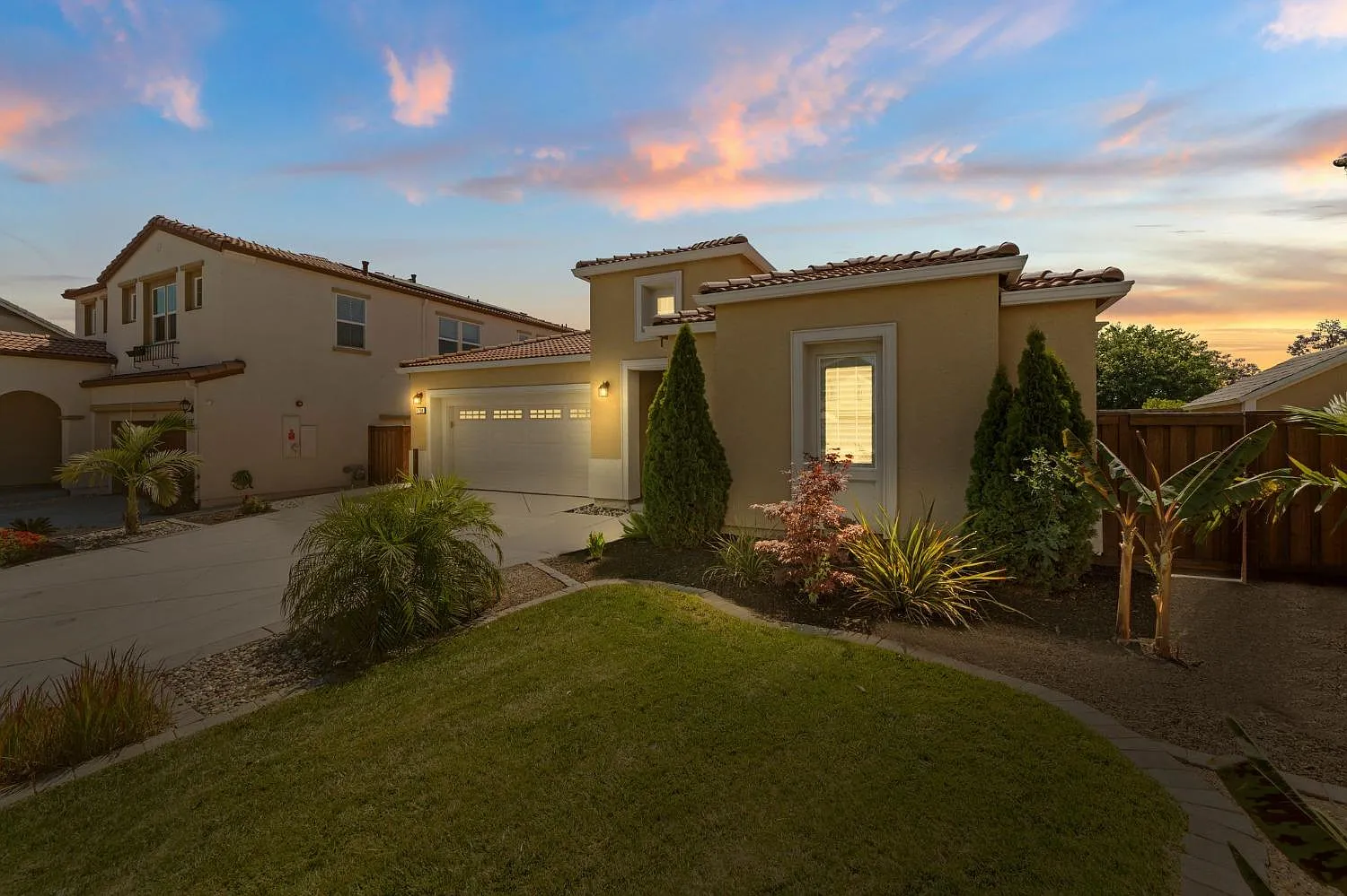 1758 Ponderosa Dr photo 1