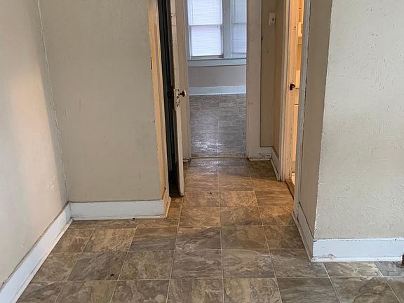 5th image of 224 W Santa Gertrudis Ave