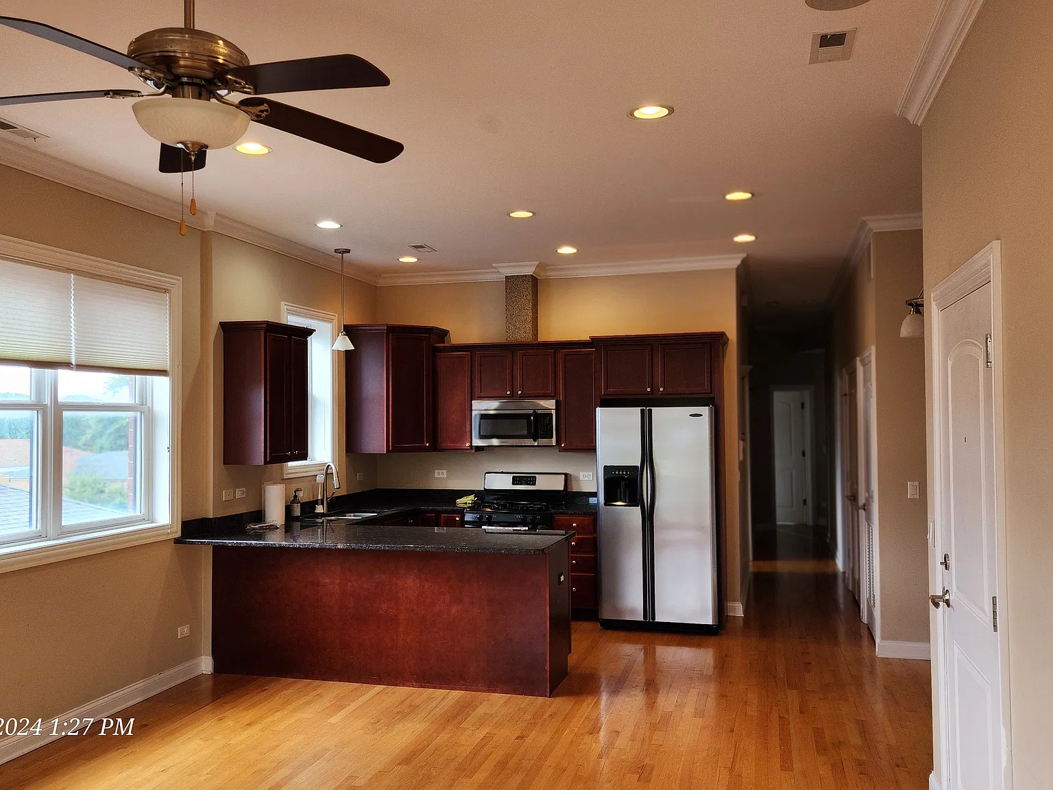 2 bed, 1300 sqft, $2,550 — Photo 2
