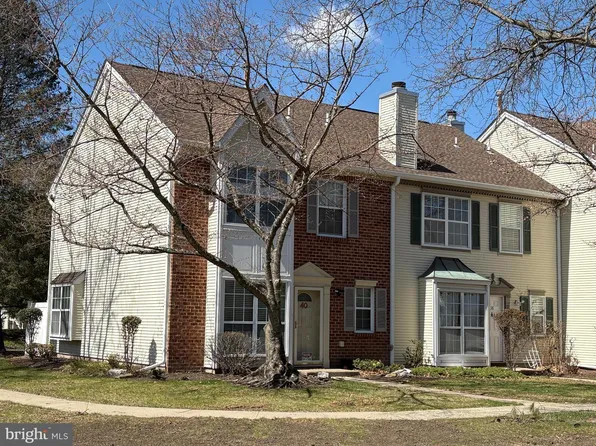 40 Townsend Ct, Franklin Park, NJ 08823