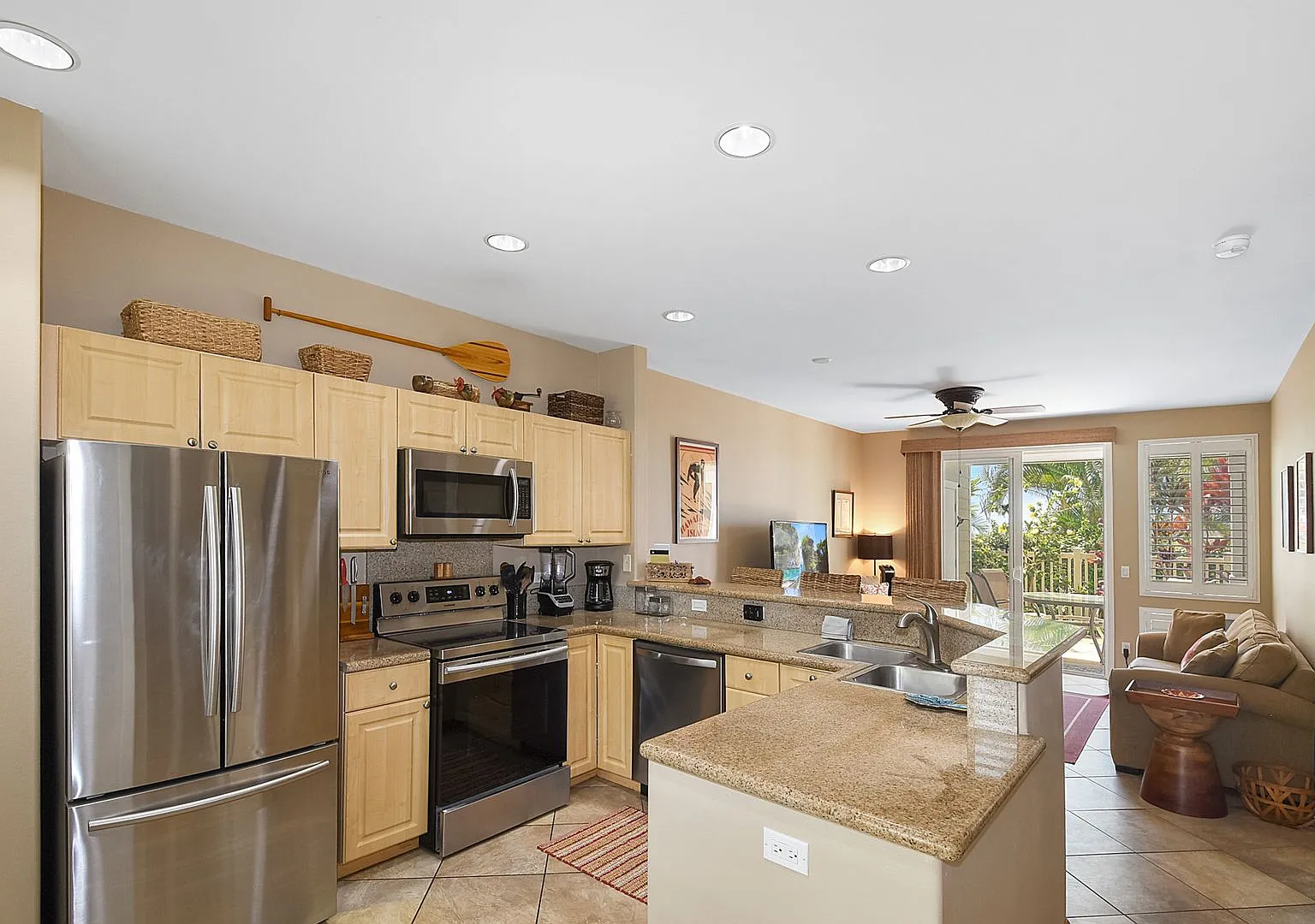 Turnkey - Luxury 2bed/2ba Fully Furnished Condo Available! — Photo 1