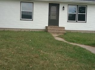 714 9th St, Colona, IL 61241