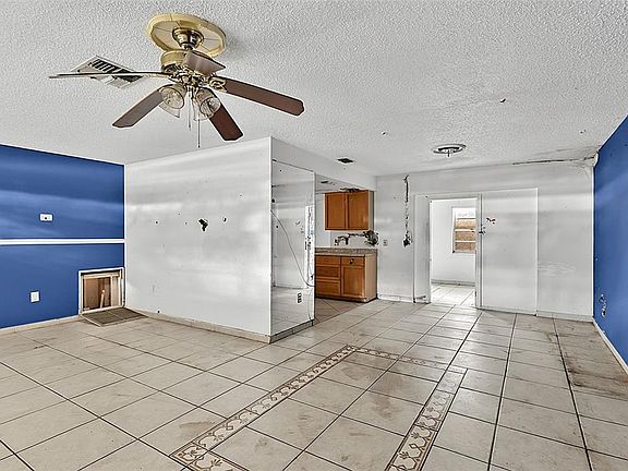 5th image of 4830 COCO PALM DRIVE