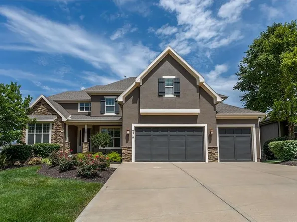 9310 W 163rd Ter, Overland Park, KS 66085