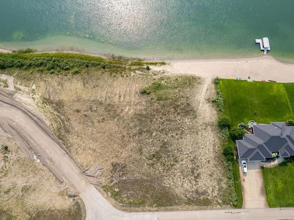 91 Bayshore Dr, Columbus, NE 68601