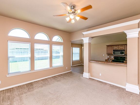 3rd image of 3809 Los Arroyos Dr