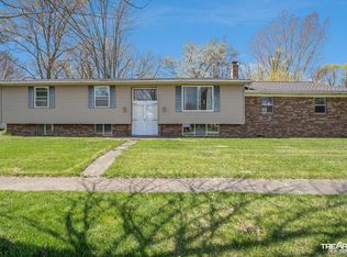 428 Primrose Ln, Flushing, MI 48433