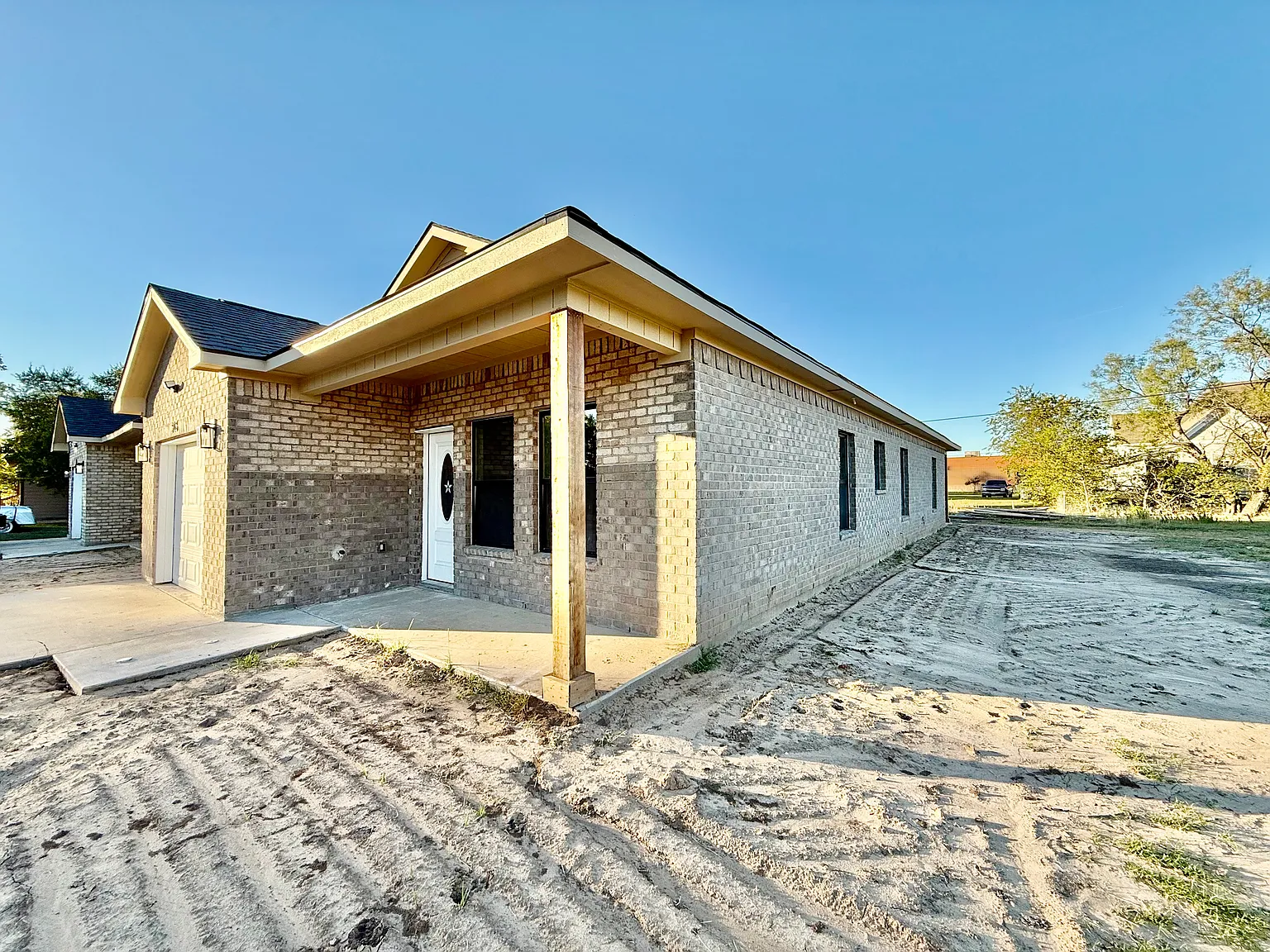 4 bed, 2.5 bath, 1483 sqft, $2,200 — Photo 3