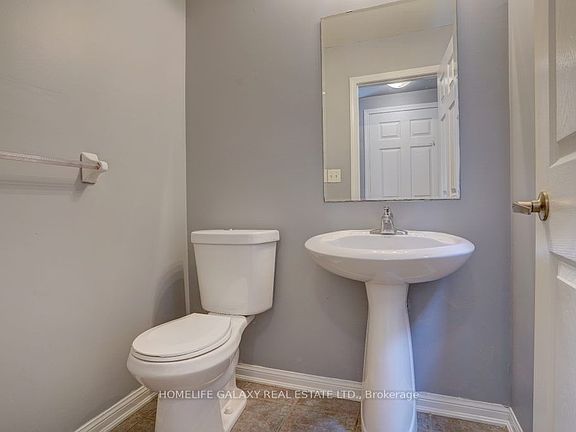5th image of 29 Jamesway Cres