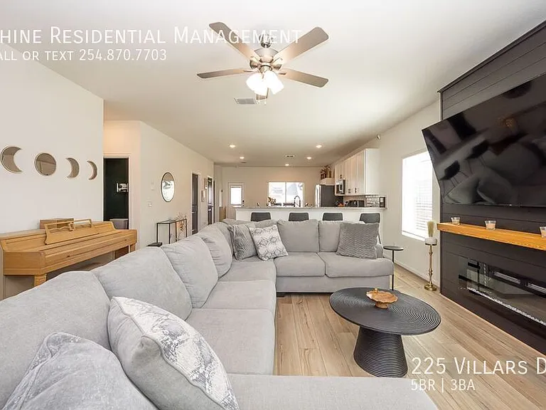 225 Villars Dr — Photo 3
