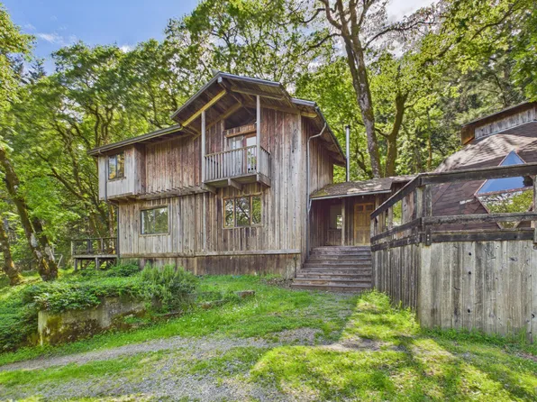 2720 Perry Meadow Rd, Redway, CA 95560