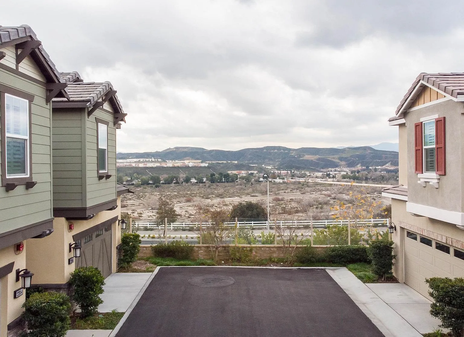 3 bed, 2.5 bath, 1750 sqft, $3,700 — Photo 4