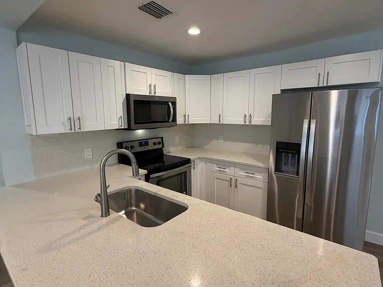442 Winters St — Photo 13