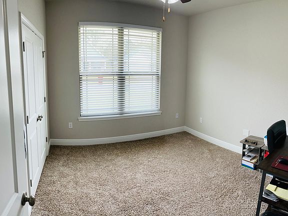 4th image of 3868 Shady Grove Dr