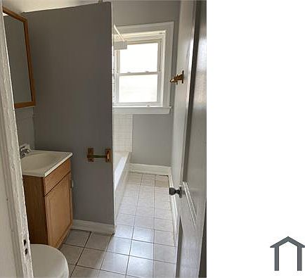 5th image of 5958 S Rockwell St #2