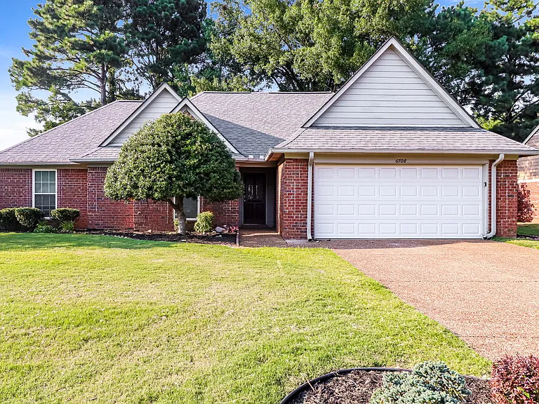 6708 Dawnhill Rd — Photo 1