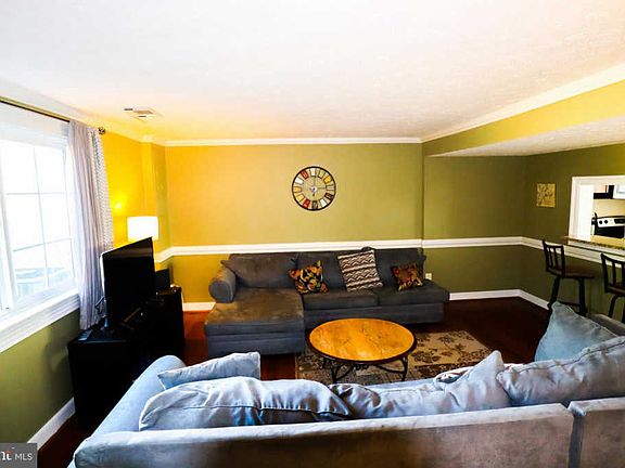 3rd image of 10139 Statesboro Ct